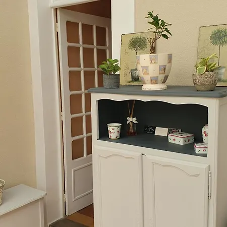 La De Constance Bed & Breakfast