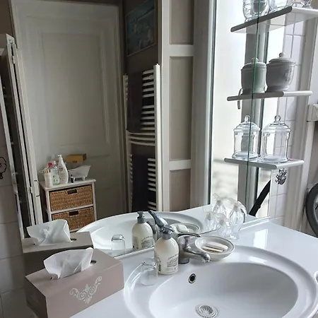 Alojamento de Acomodação e Pequeno-almoço La Maison D`hôtes De Constance Le Mans
