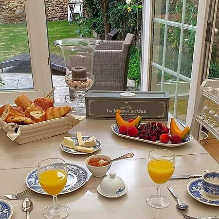 La Maison D`hôtes De Constance Alojamento de Acomodação e Pequeno-almoço Le Mans