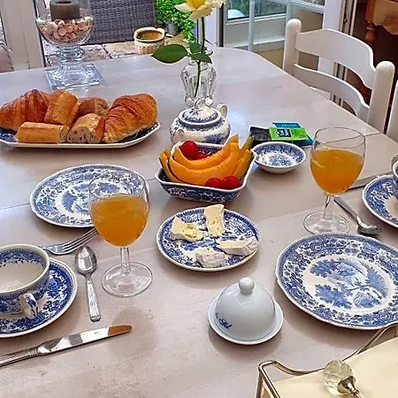 La Maison D`hôtes De Constance Alojamento de Acomodação e Pequeno-almoço Le Mans