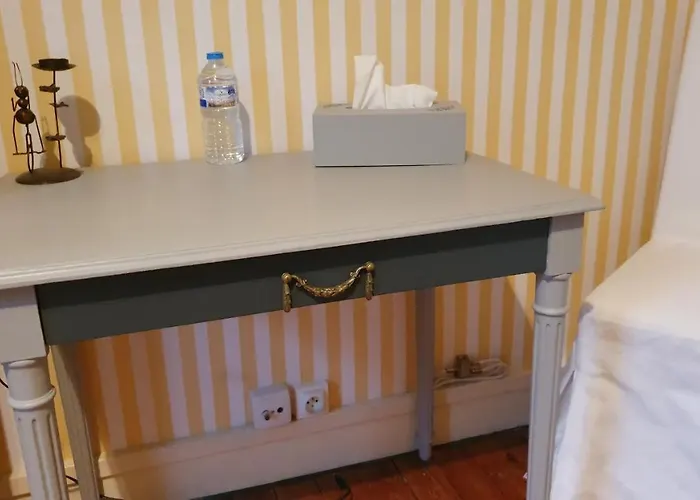 La Maison D`hôtes De Constance Alojamento de Acomodação e Pequeno-almoço Le Mans