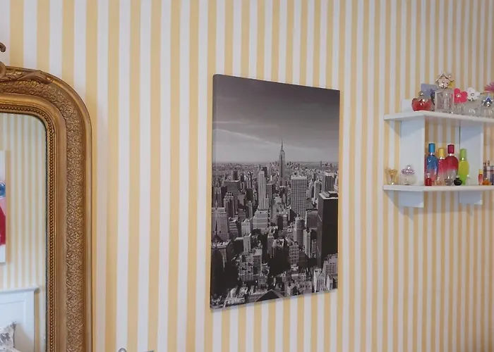 Alojamento de Acomodação e Pequeno-almoço La Maison D`hôtes De Constance Le Mans