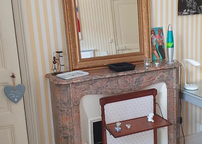 La Maison D`hôtes De Constance Alojamento de Acomodação e Pequeno-almoço Le Mans