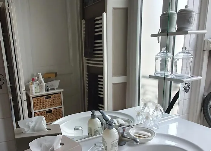 Alojamento de Acomodação e Pequeno-almoço La Maison D`hôtes De Constance Le Mans